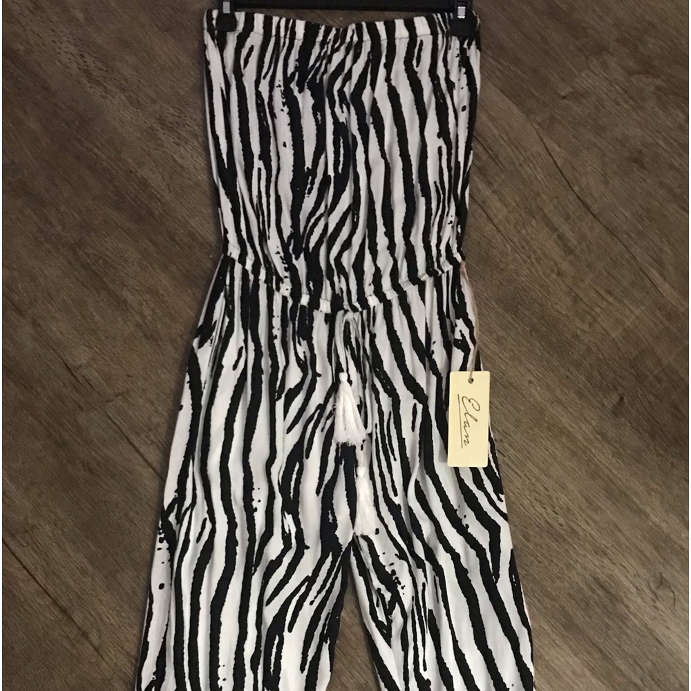 NEW ELAN Zebra stripe jumpsuit Size Small